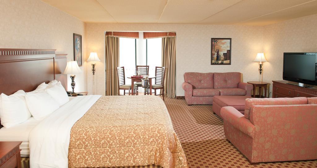 Quality Inn & Suites Bay Front Sault Ste. Marie Exteriör bild