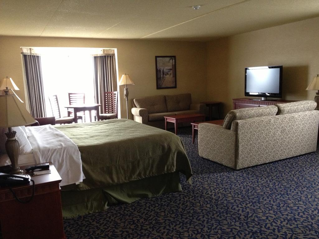 Quality Inn & Suites Bay Front Sault Ste. Marie Exteriör bild
