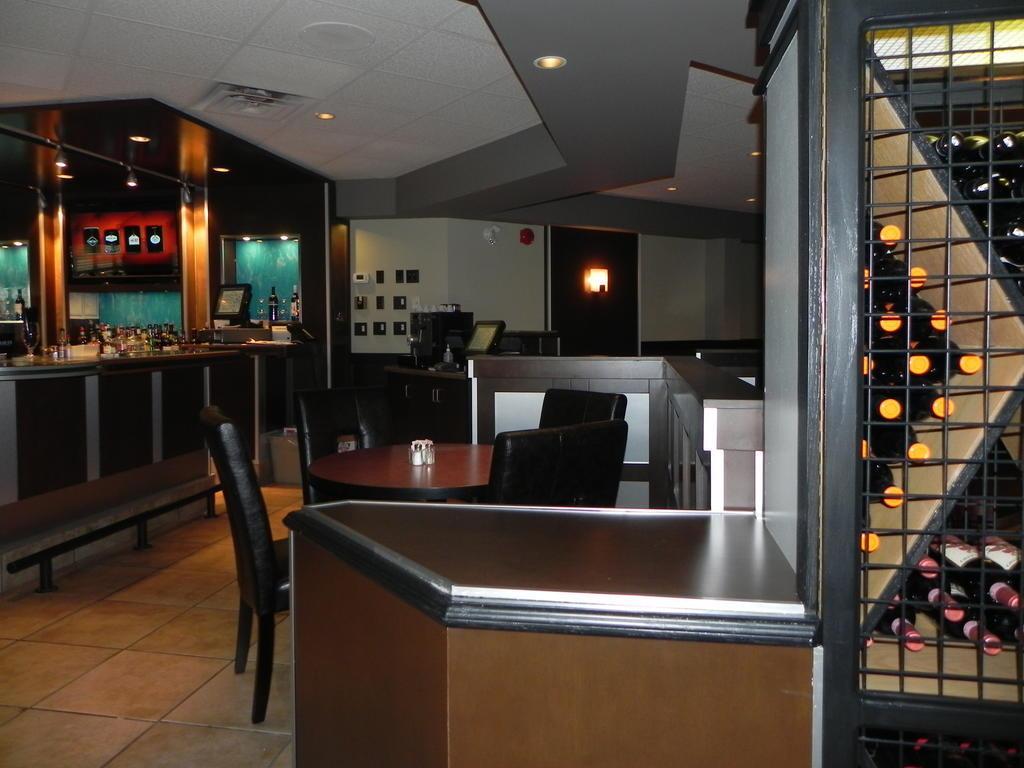Quality Inn & Suites Bay Front Sault Ste. Marie Exteriör bild