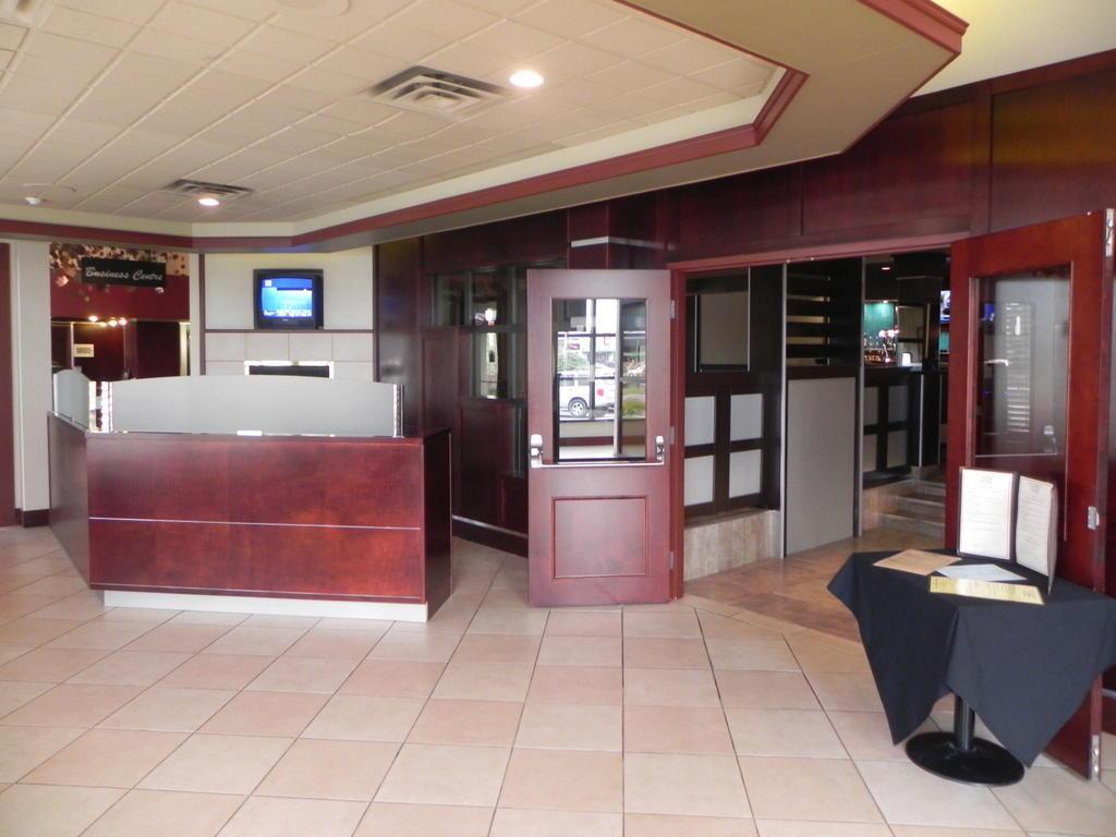 Quality Inn & Suites Bay Front Sault Ste. Marie Exteriör bild