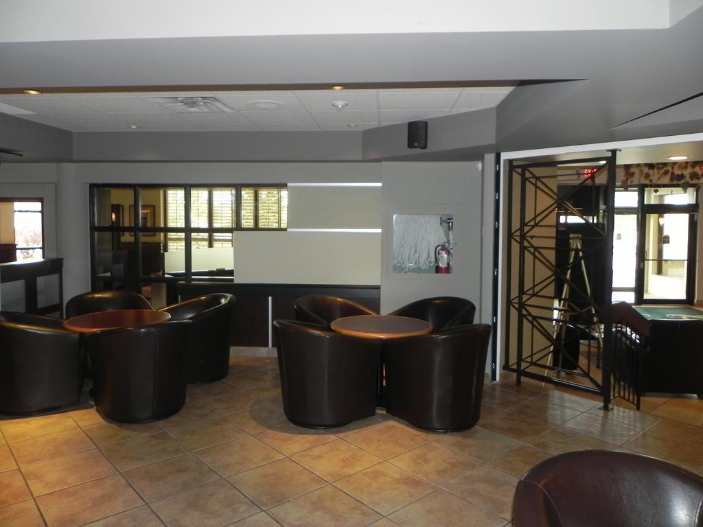Quality Inn & Suites Bay Front Sault Ste. Marie Exteriör bild