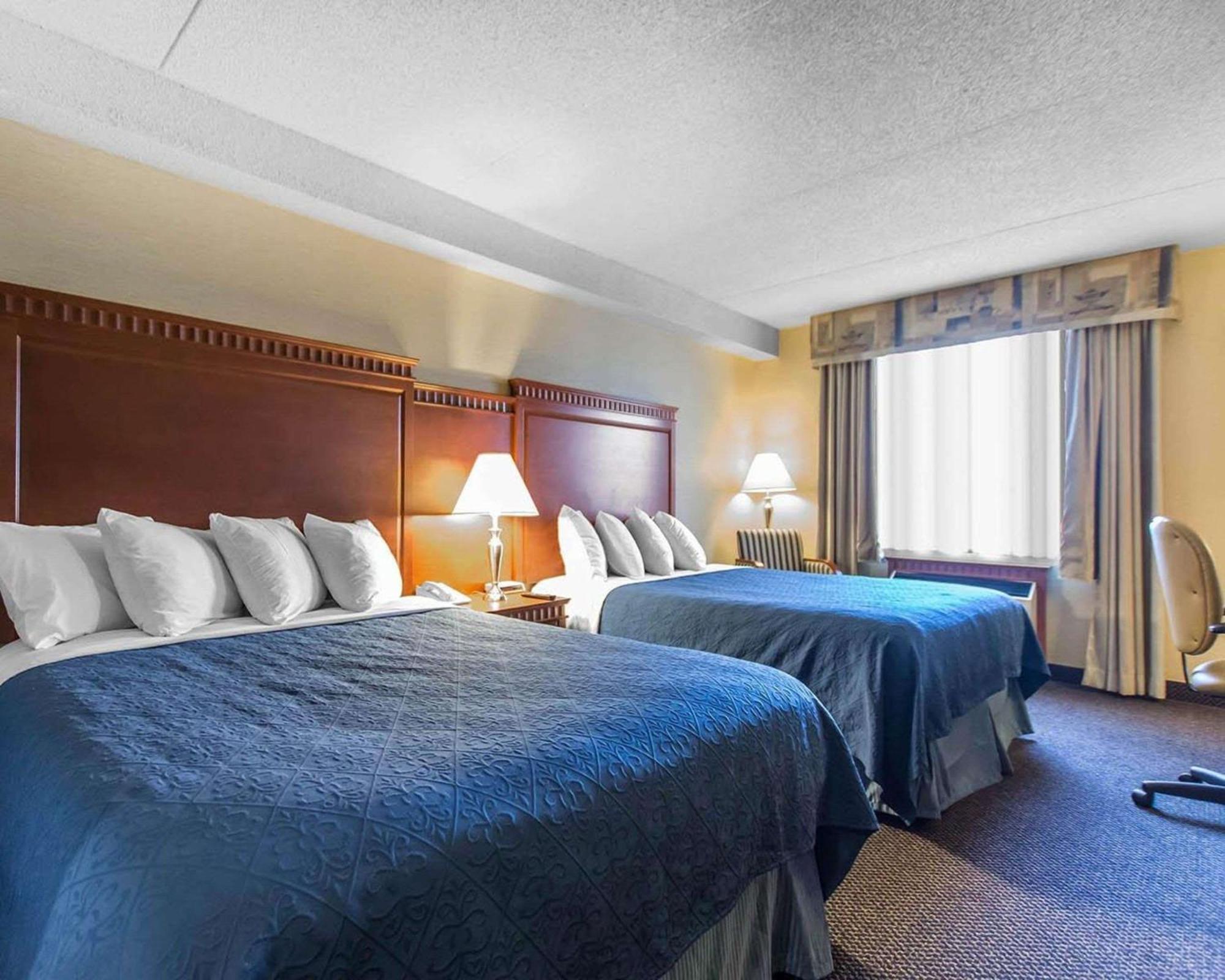Quality Inn & Suites Bay Front Sault Ste. Marie Exteriör bild