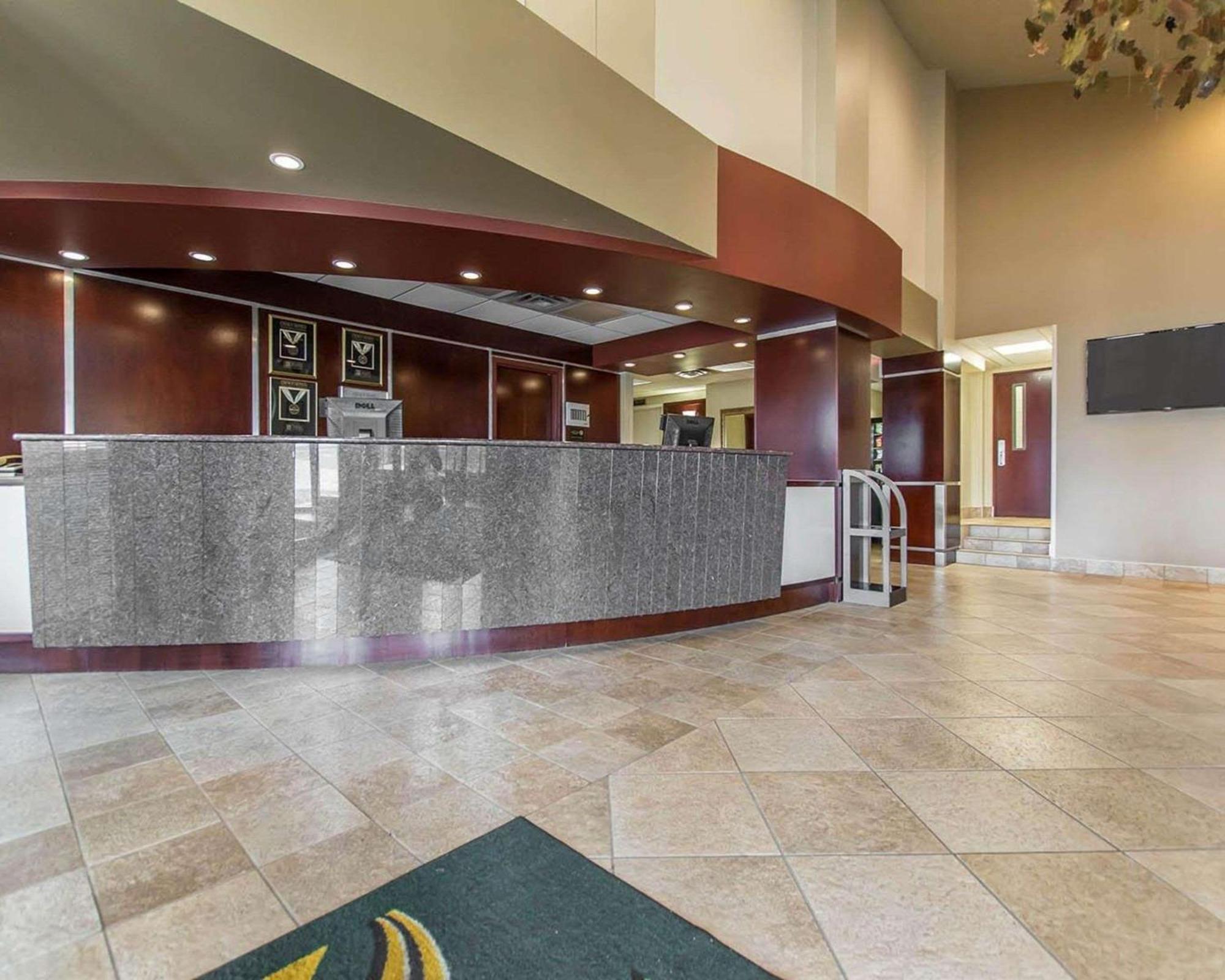 Quality Inn & Suites Bay Front Sault Ste. Marie Exteriör bild