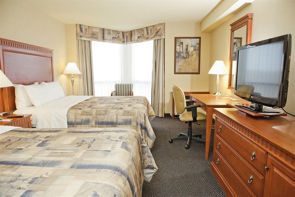 Quality Inn & Suites Bay Front Sault Ste. Marie Exteriör bild